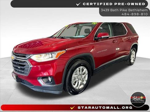 Used 2021 Chevrolet Traverse LT image 1