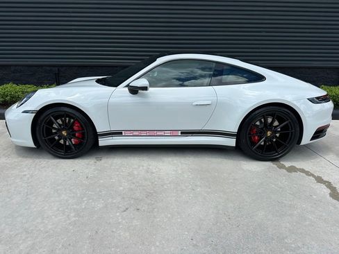Certified 2022 Porsche 911 Carrera 4S AWD/4WD image 2