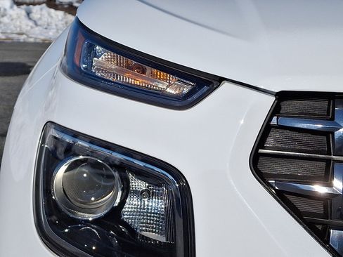 Used 2020 Hyundai Venue SEL image 9