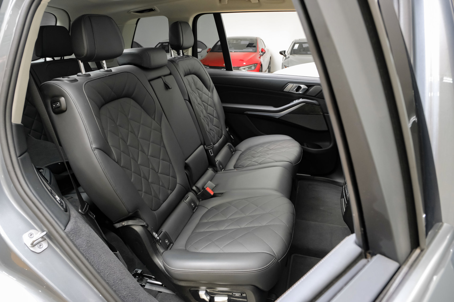 Used 2025 BMW X7 xDrive40i AWD/4WD image 47