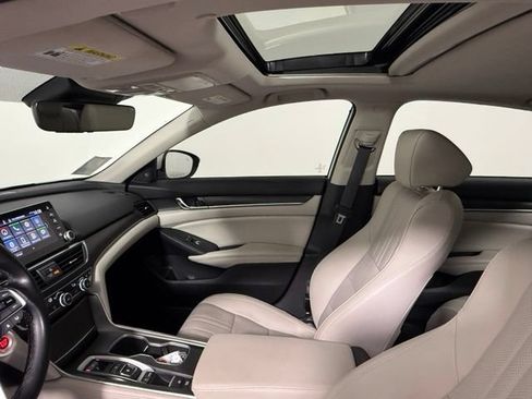 Used 2021 Honda Accord Touring image 32
