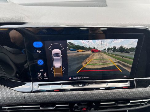 Used 2024 Volkswagen Golf R AWD/4WD image 26
