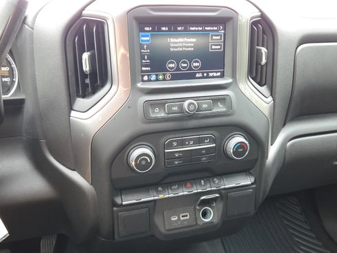 New 2026 Chevrolet Suburban Z71 w/ Z71 Off-Road Package image 21