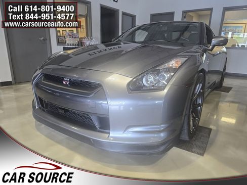 Used 2009 Nissan GT-R Premium image 1