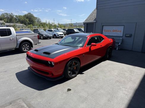 Used 2022 Dodge Challenger SRT Hellcat Redeye image 3
