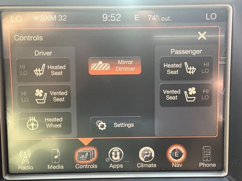 Used 2015 Jeep Grand Cherokee Limited w/ Luxury Group II AWD/4WD image 23
