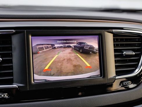 Used 2024 Chrysler Voyager LX image 28