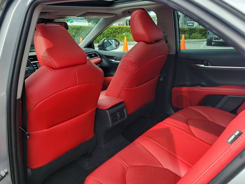 Used 2020 Toyota Camry XSE image 15