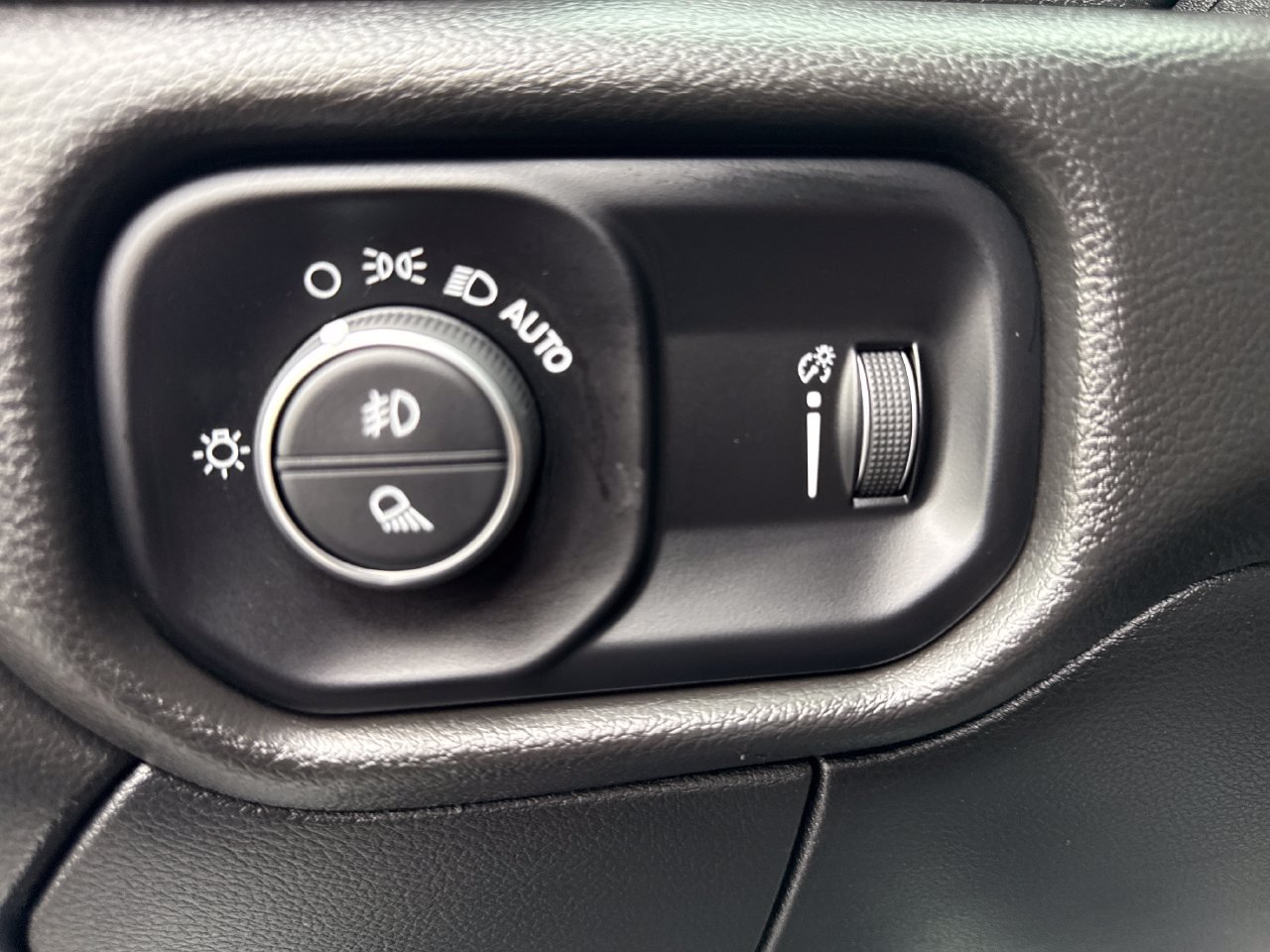 Used 2025 RAM 2500 Tradesman AWD/4WD image 17
