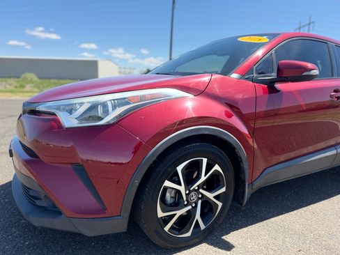 Used 2018 Toyota C-HR XLE FWD image 5