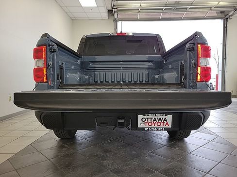 Used 2025 Ford Maverick XLT image 13