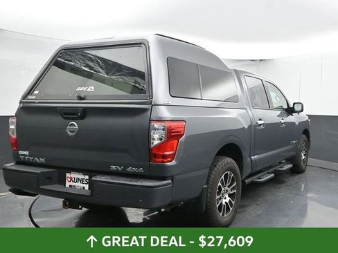 Used 2021 Nissan Titan SV w/ SV Convenience Package image 10