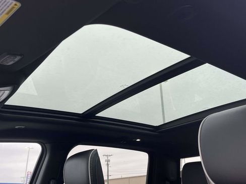 New 2026 RAM 1500 Laramie AWD/4WD image 11