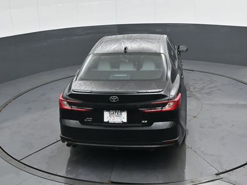 Used 2025 Toyota Camry SE image 39