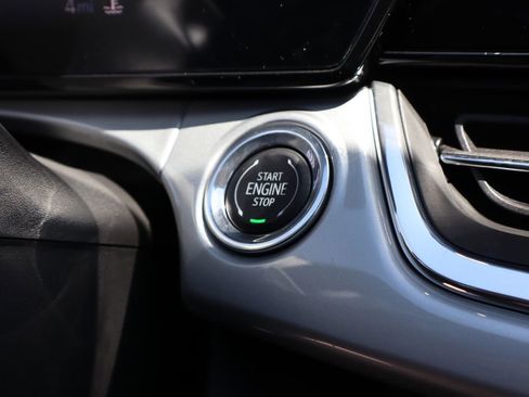 New 2026 Chevrolet Trax LT w/ Sunroof Package FWD image 17
