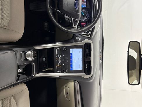 Used 2020 Ford Fusion SE FWD image 19