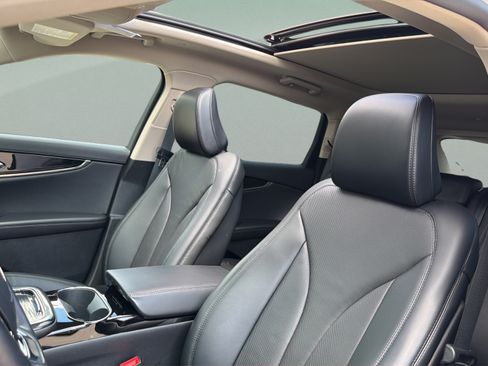 Used 2023 Lincoln Nautilus Reserve AWD/4WD image 10