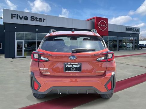 Used 2025 Subaru Crosstrek 2.5i Premium AWD/4WD image 5