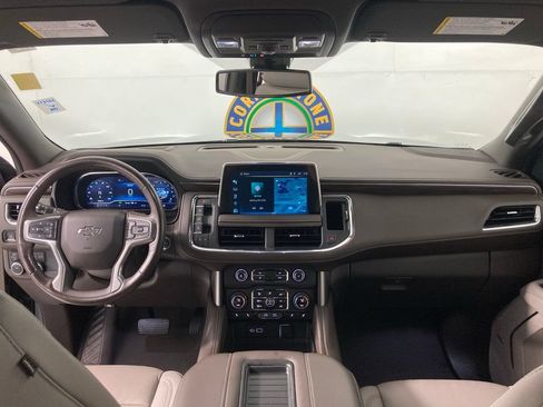 Used 2022 Chevrolet Tahoe Z71 w/ Luxury Package AWD/4WD image 10