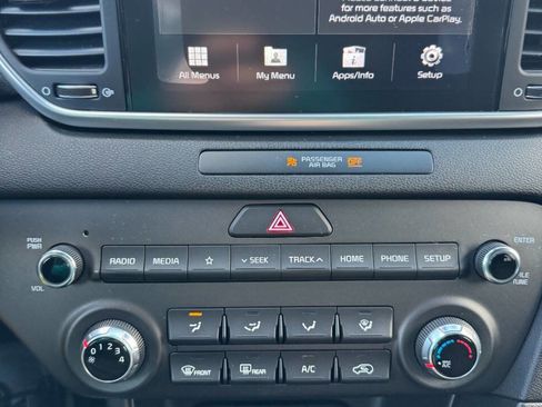 Used 2020 Kia Sportage LX image 18