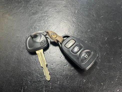 Used 2015 Hyundai Elantra SE image 37