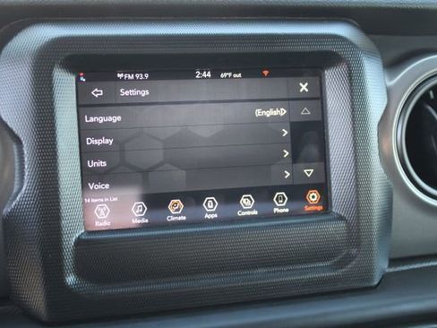 Used 2023 Jeep Wrangler Sport S image 29