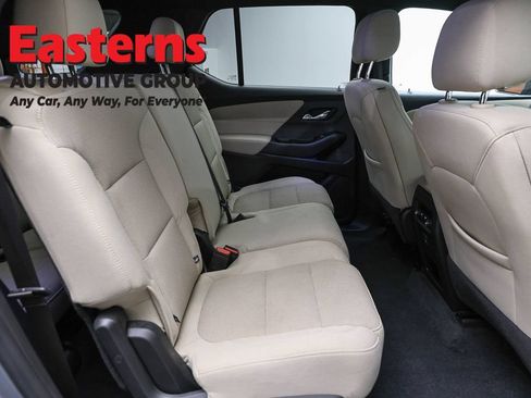 Used 2023 Chevrolet Traverse LS FWD image 22