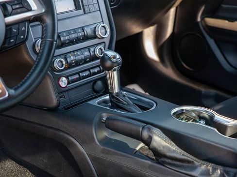 Used 2019 Ford Mustang Coupe image 13