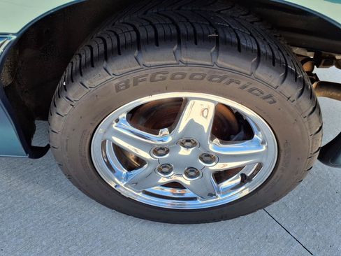 Used 1997 Chevrolet Camaro Z28 RWD image 22