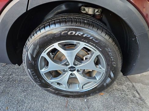 Used 2022 Kia Telluride EX image 37