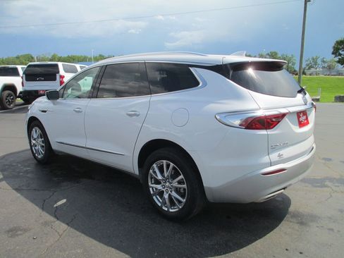 Used 2023 Buick Enclave Essence w/ Experience Buick Package AWD/4WD image 9