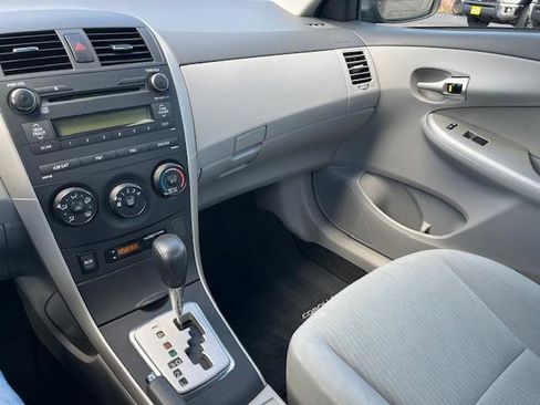 Used 2010 Toyota Corolla LE FWD image 6