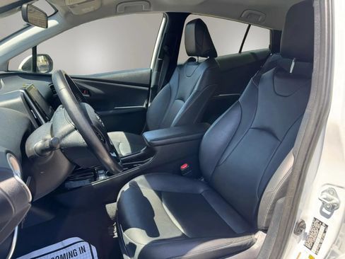 Used 2021 Toyota Prius Prime XLE w/ Carpet Mat Package (TMS) FWD image 9