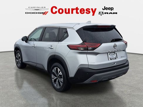 Used 2023 Nissan Rogue SV image 7