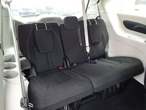 Used 2024 Chrysler Voyager LX image 13