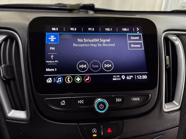 Used 2022 Chevrolet Malibu LT FWD image 30