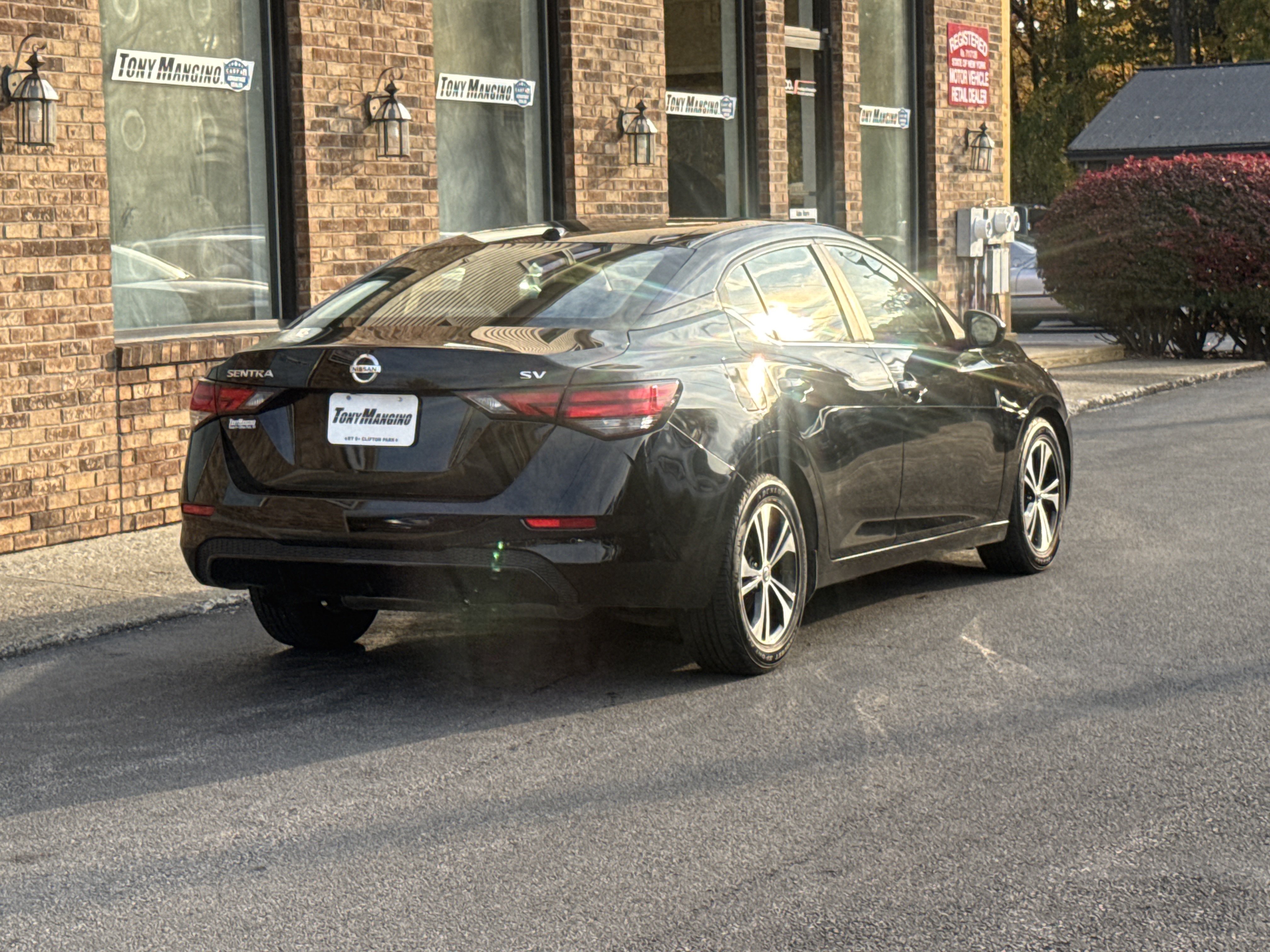 Used 2023 Nissan Sentra SV w/ All-Weather Package FWD image 5