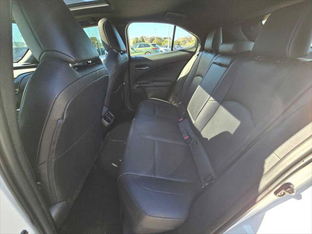 Used 2020 Lexus UX 200 w/ Premium Package FWD image 16