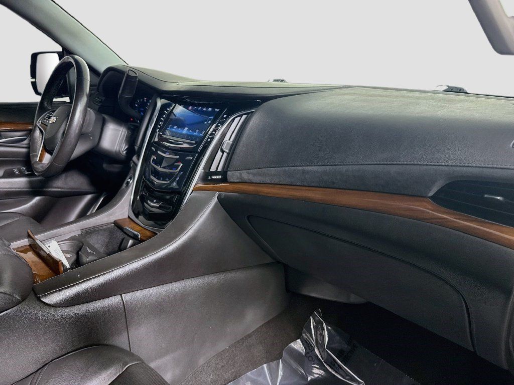Used 2019 Cadillac Escalade Premium Luxury w/ Escalade Sport Edition RWD image 27