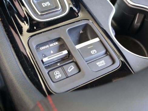 Used 2025 Honda Pilot Black Edition image 30