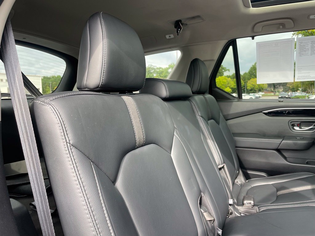 Certified 2025 Honda Pilot Touring image 38