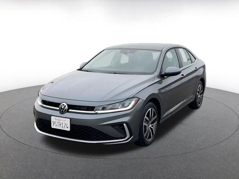 Used 2025 Volkswagen Jetta SE image 7