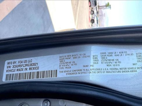 Used 2024 RAM 2500 Laramie AWD/4WD image 33