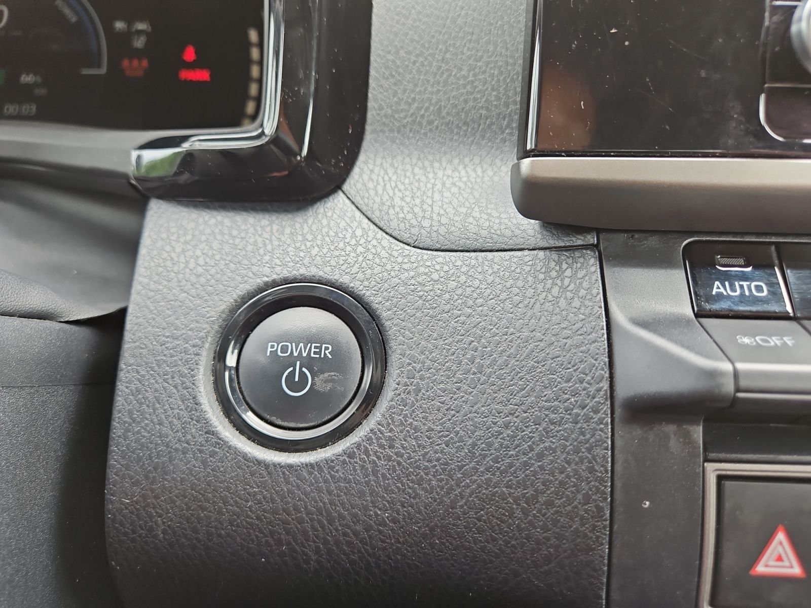 Used 2025 Toyota Camry LE FWD image 29