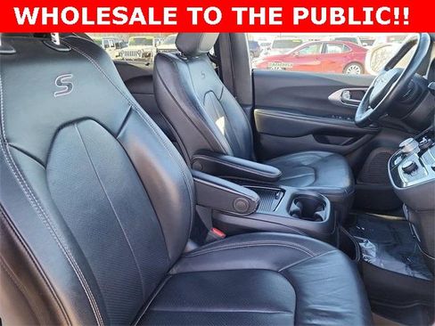 Used 2021 Chrysler Pacifica Touring-L w/ S Appearance Package image 18