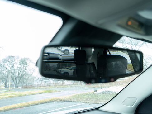 Used 2015 Chevrolet Equinox LT w/ Driver Convenience Package image 19