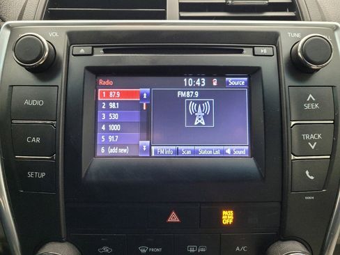 Used 2017 Toyota Camry LE image 25