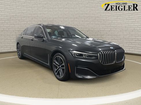 Used 2020 BMW 750i xDrive image 3