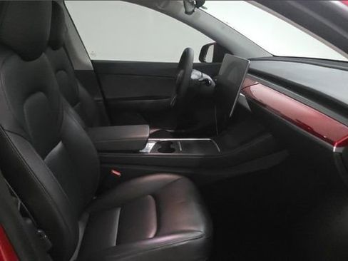 Used 2022 Tesla Model Y Long Range AWD/4WD image 6
