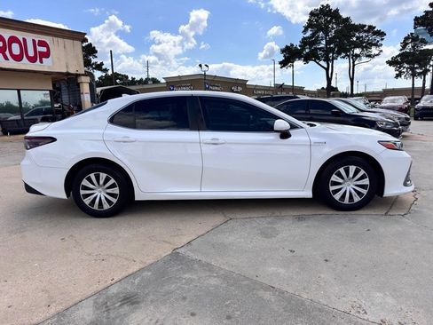 Used 2021 Toyota Camry LE FWD image 11